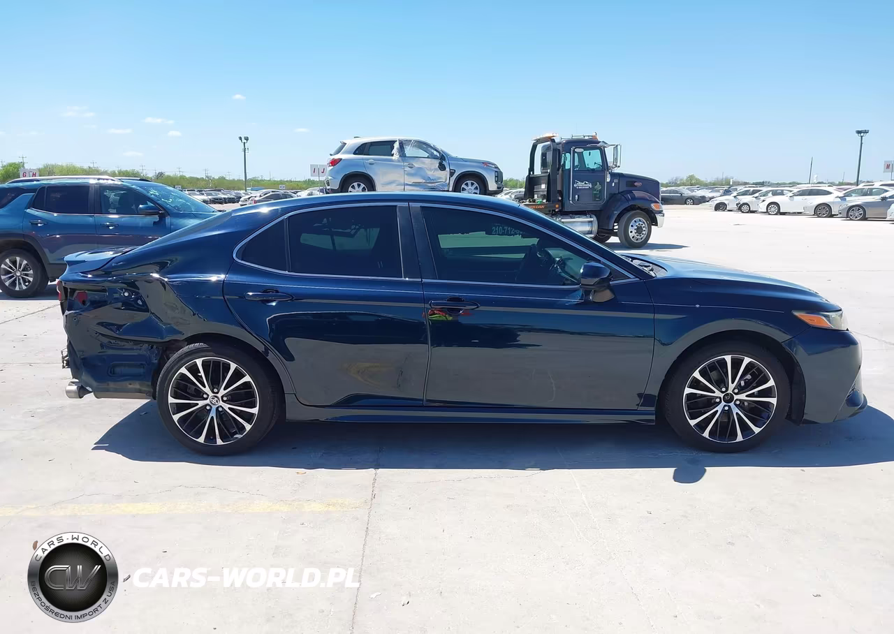 2018 Toyota Camry Se VIN:4T1B11HK3JU557993 - 14