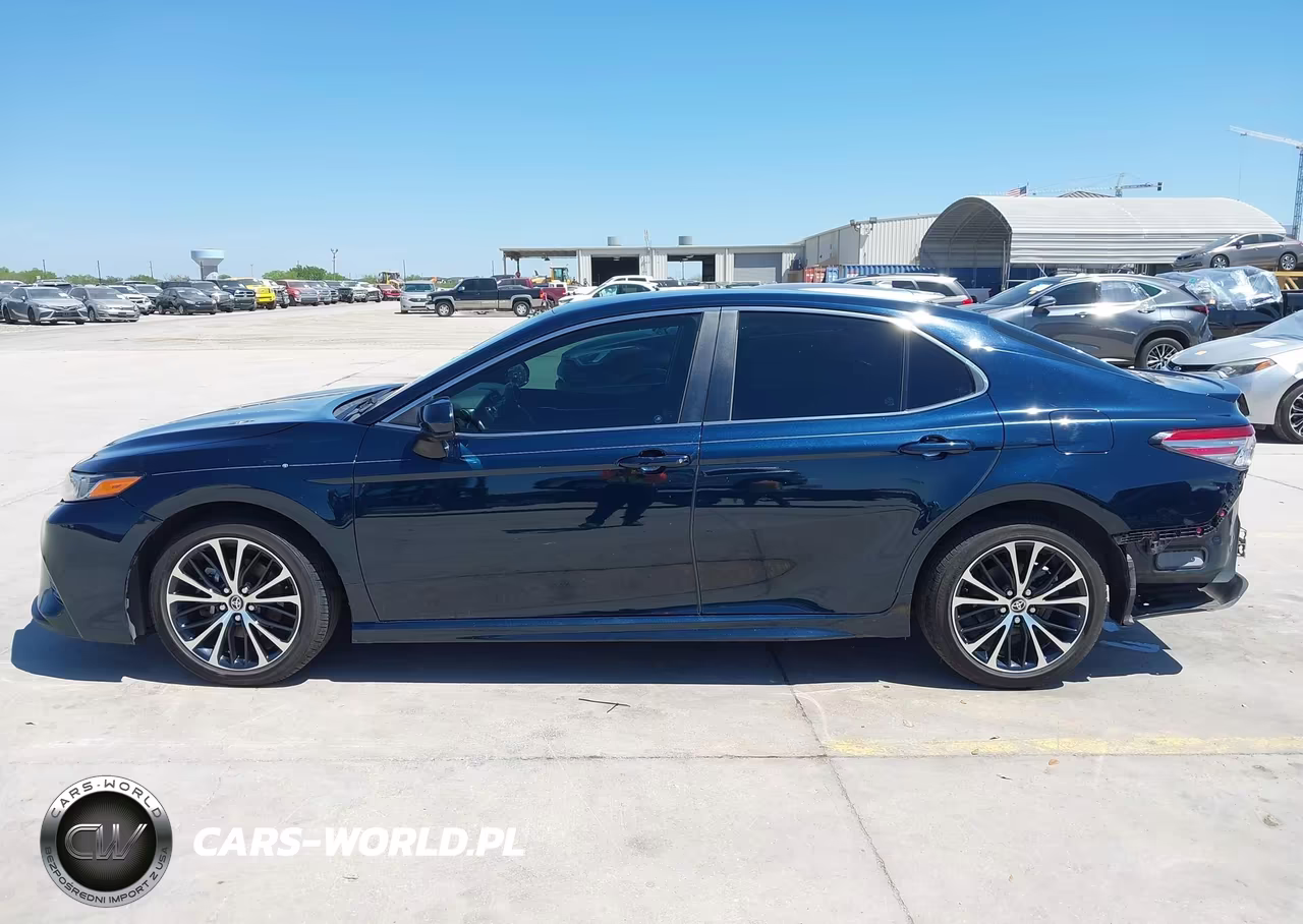 2018 Toyota Camry Se VIN:4T1B11HK3JU557993 - 15