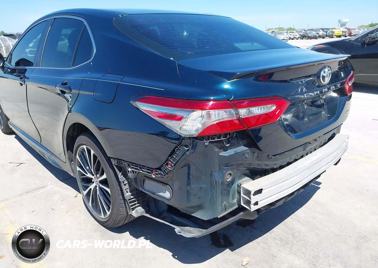 2018 Toyota Camry Se VIN:4T1B11HK3JU557993 - 18