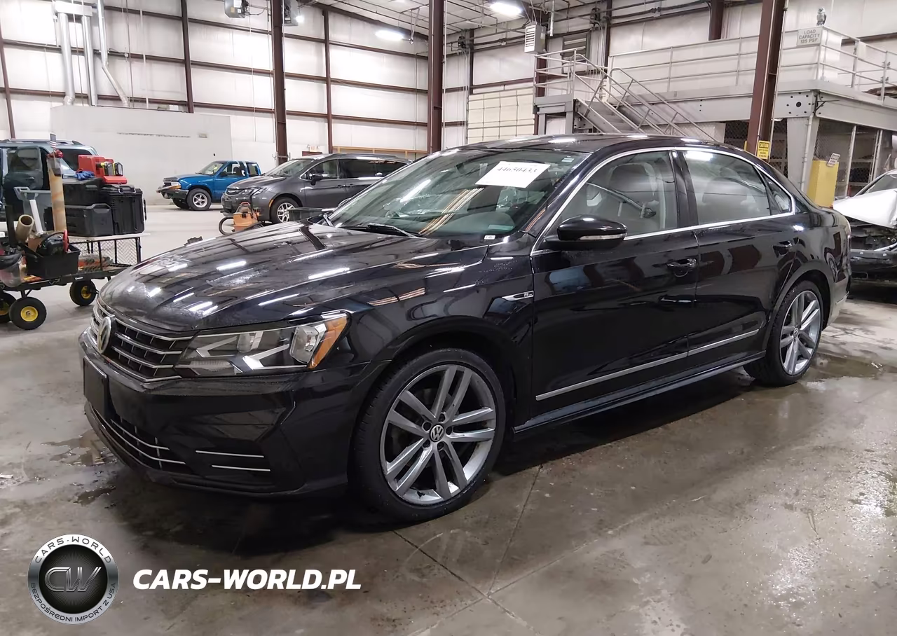 2017 Volkswagen Passat 1.8T R-Line VIN:1VWDT7A30HC055100 - 2
