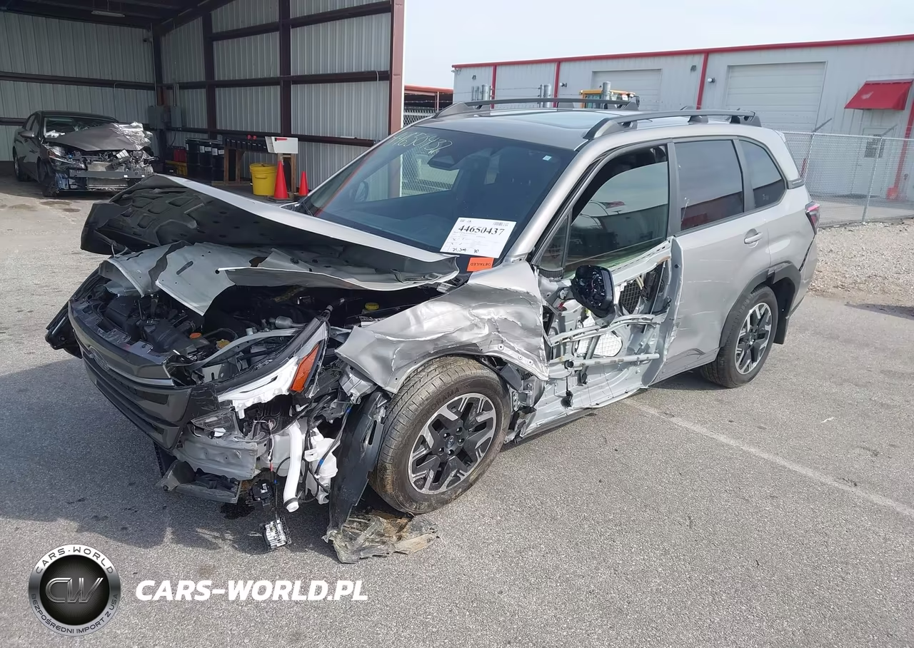 2025 Subaru Forester Premium VIN:JF2SLDDC1SH463671 - 2