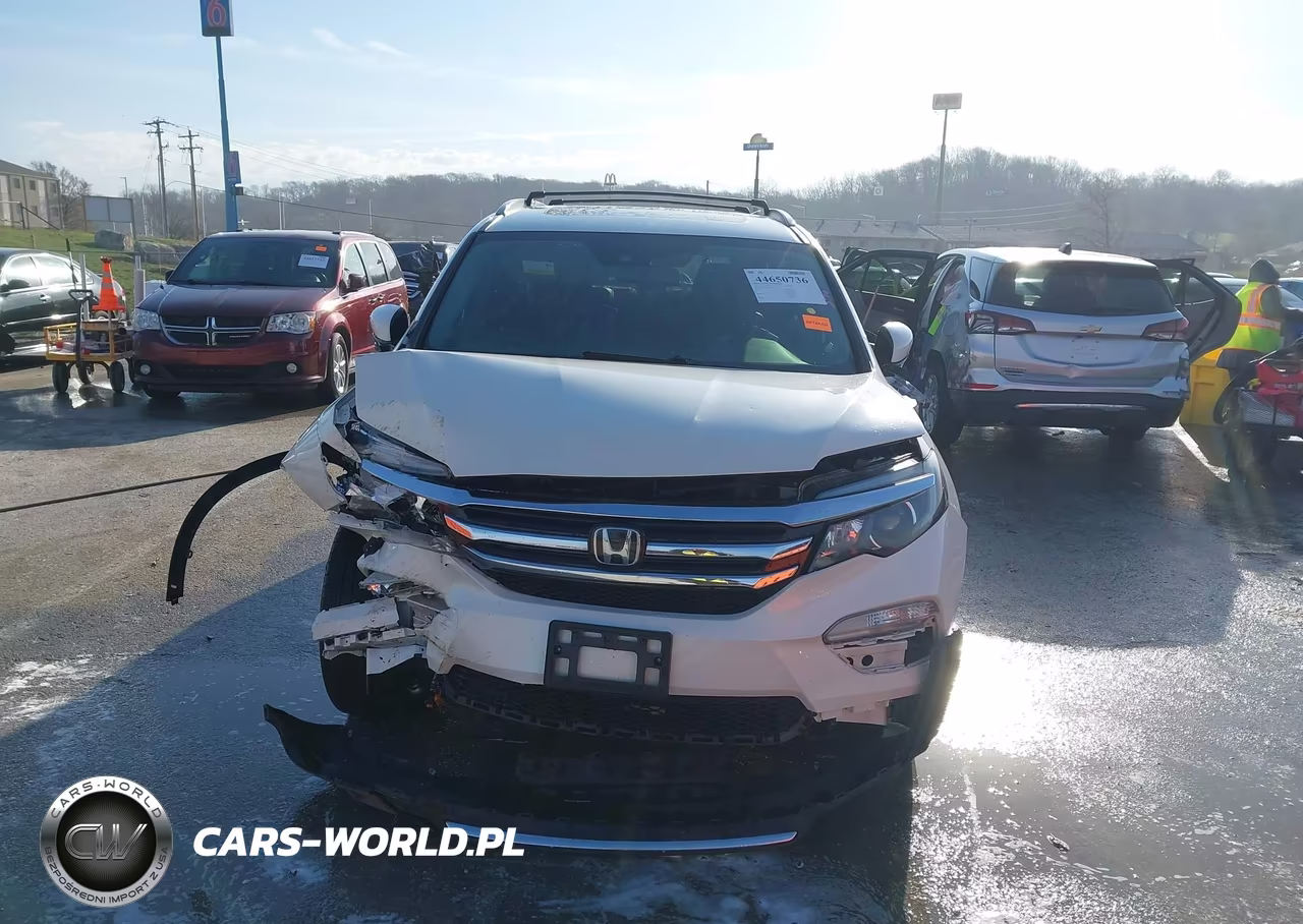 2017 Honda Pilot Touring VIN:5FNYF6H9XHB056354 - 12