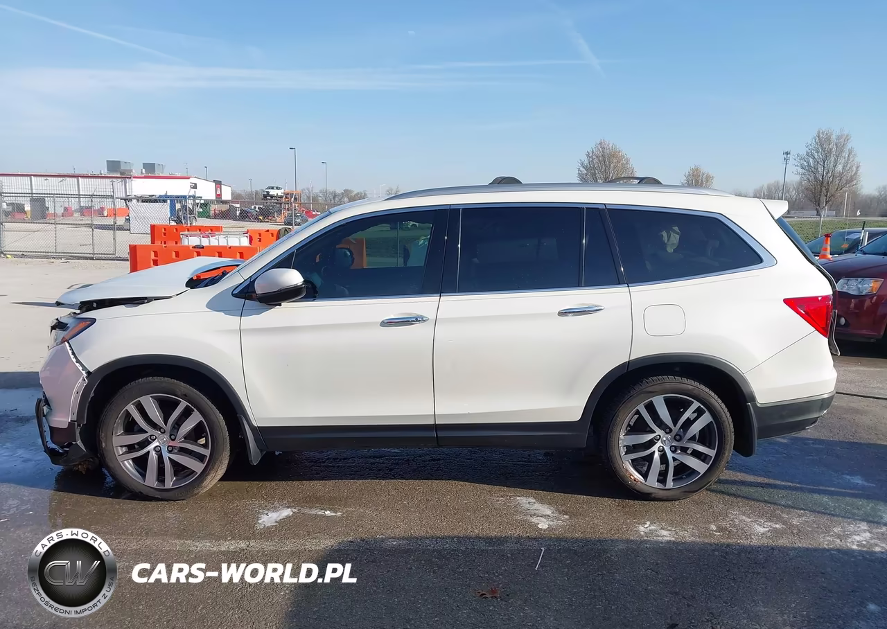 2017 Honda Pilot Touring VIN:5FNYF6H9XHB056354 - 14
