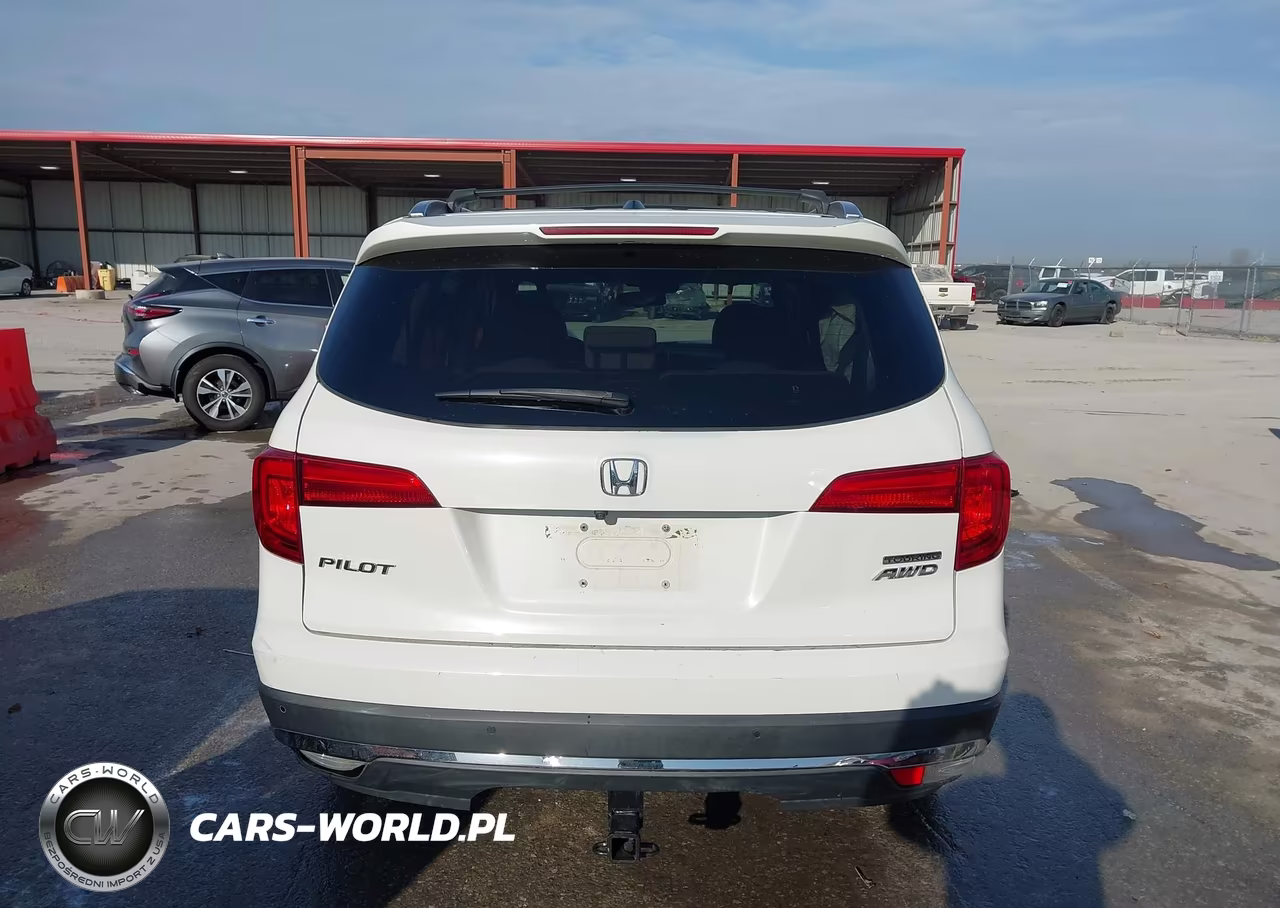 2017 Honda Pilot Touring VIN:5FNYF6H9XHB056354 - 17