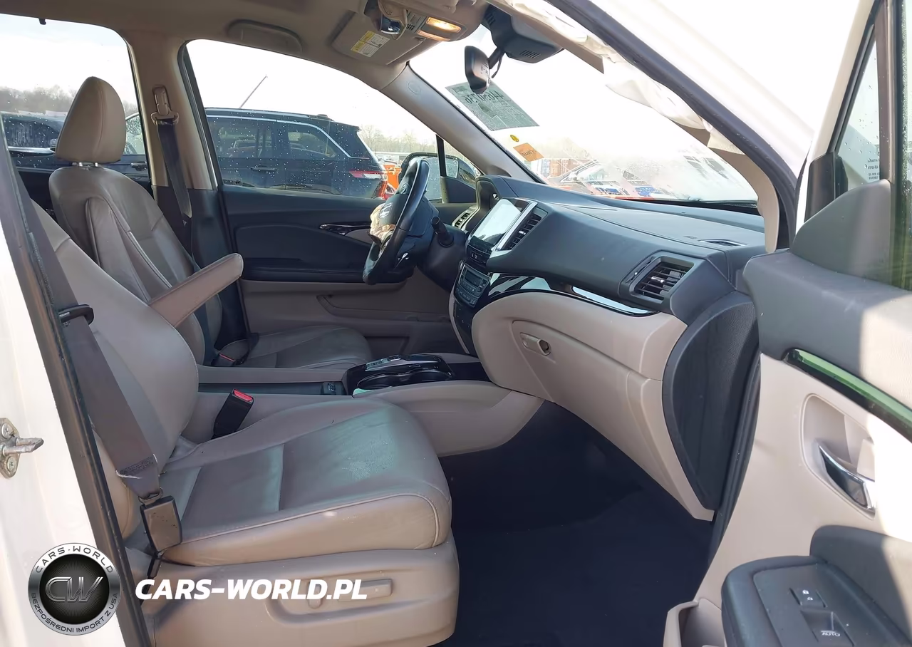 2017 Honda Pilot Touring VIN:5FNYF6H9XHB056354 - 5