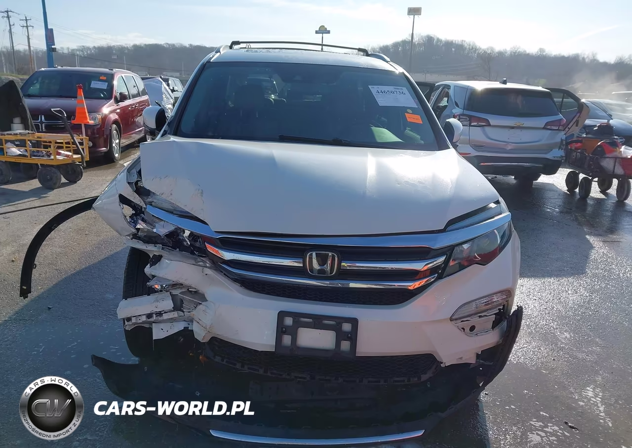 2017 Honda Pilot Touring VIN:5FNYF6H9XHB056354 - 6