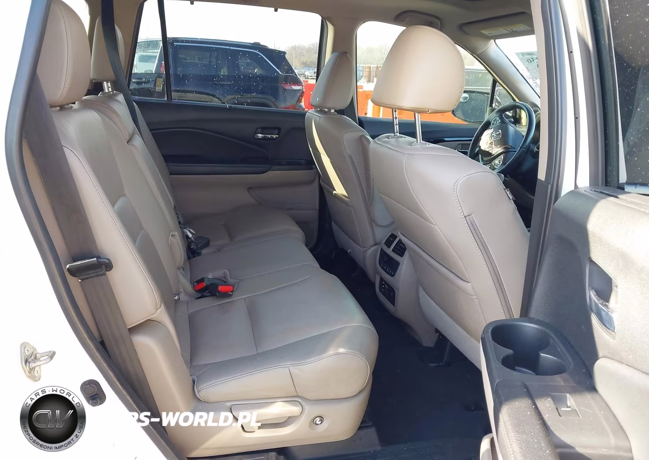 2017 Honda Pilot Touring VIN:5FNYF6H9XHB056354 - 8