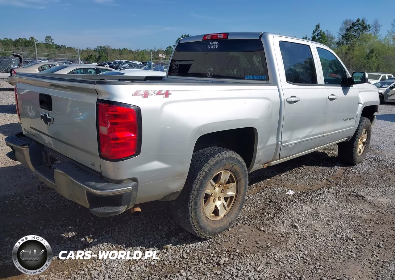 2018 Chevrolet Silverado 1500 1Lt VIN:3GCUKREC2JG152037 - 4