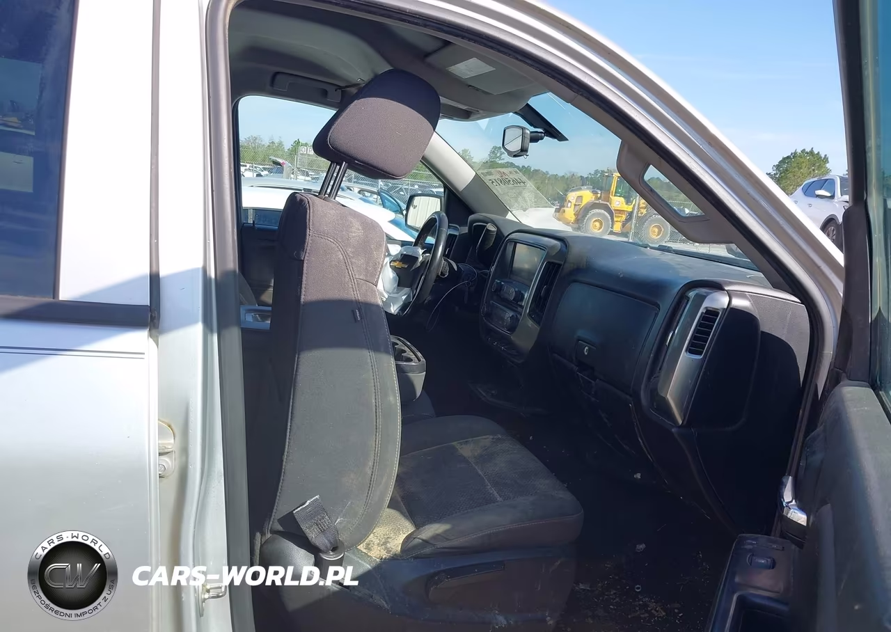 2018 Chevrolet Silverado 1500 1Lt VIN:3GCUKREC2JG152037 - 5