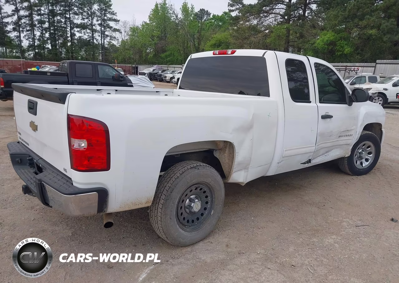 2011 Chevrolet Silverado 1500 Ls VIN:1GCRCREA1BZ254285 - 4