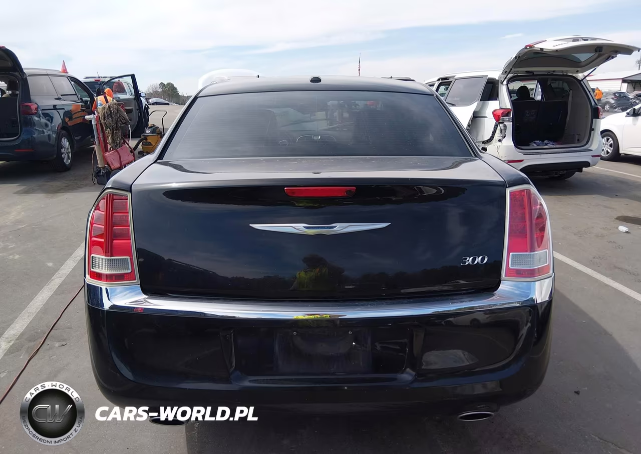2014 Chrysler 300 VIN:2C3CCAAG6EH288684 - 16