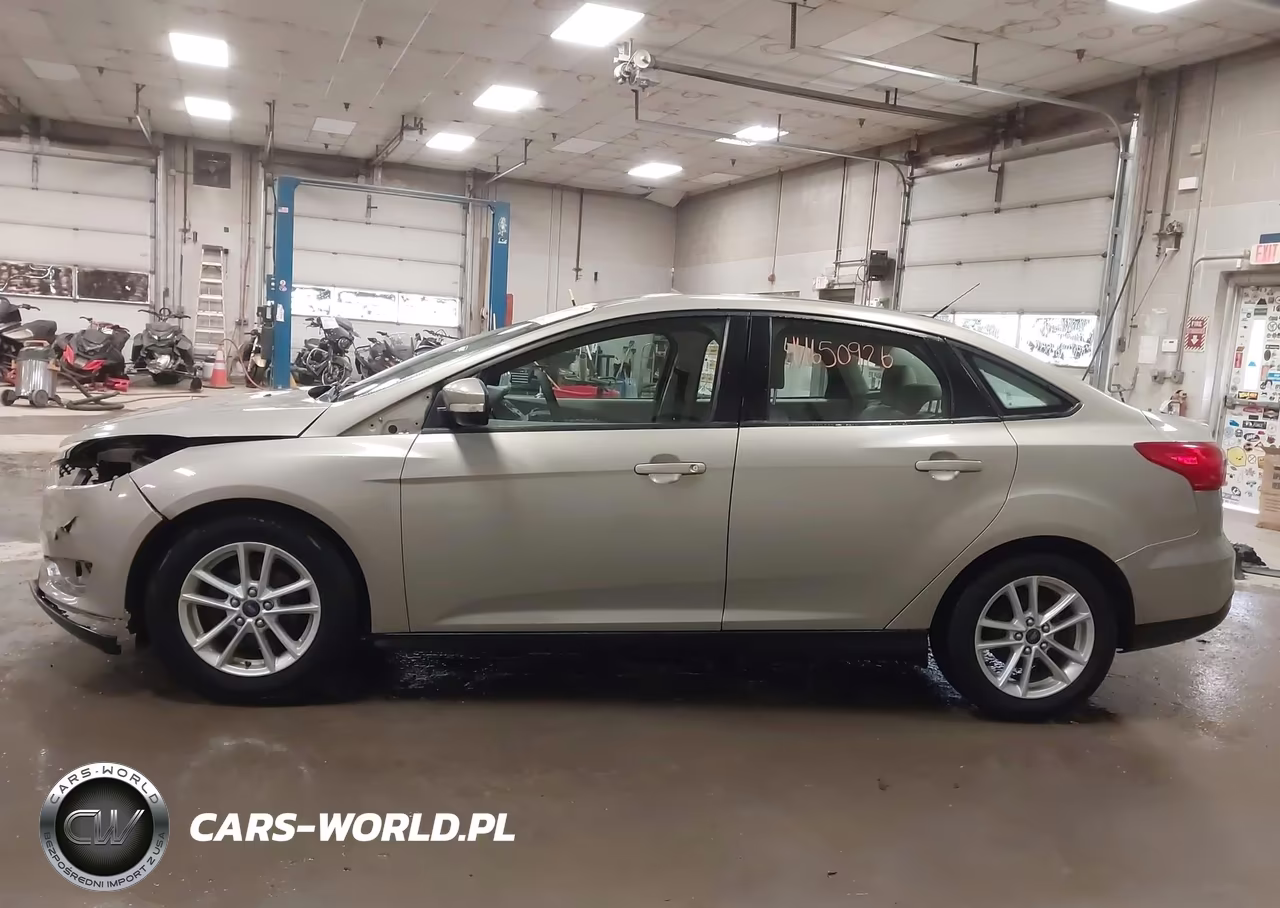 2015 Ford Focus Se VIN:1FADP3F2XFL242587 - 15