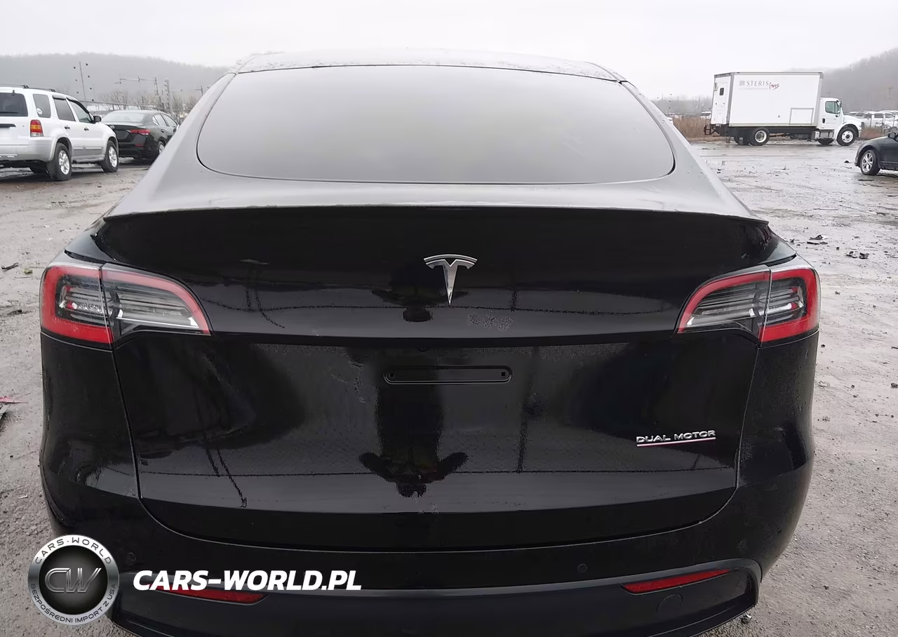 2021 Tesla Model Y Performance Dual Motor All-Wheel Drive VIN:5YJYGDEF4MF076153 - 17