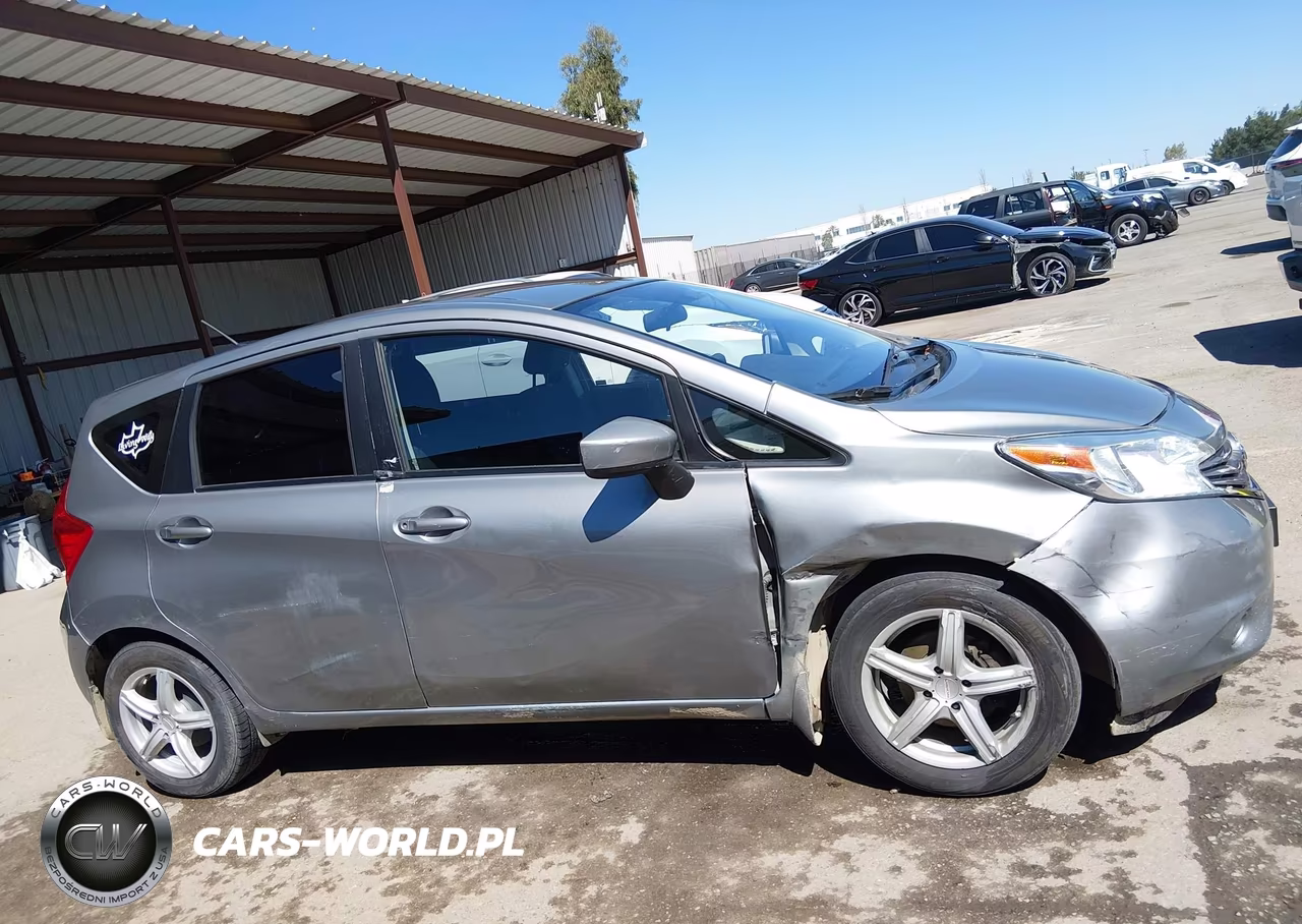 2015 Nissan Versa Note S Plus VIN:3N1CE2CP5FL370457 - 13