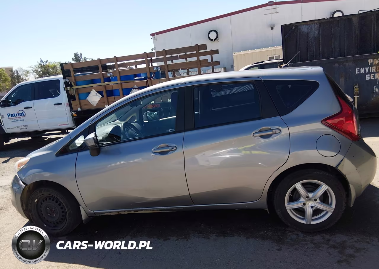 2015 Nissan Versa Note S Plus VIN:3N1CE2CP5FL370457 - 14