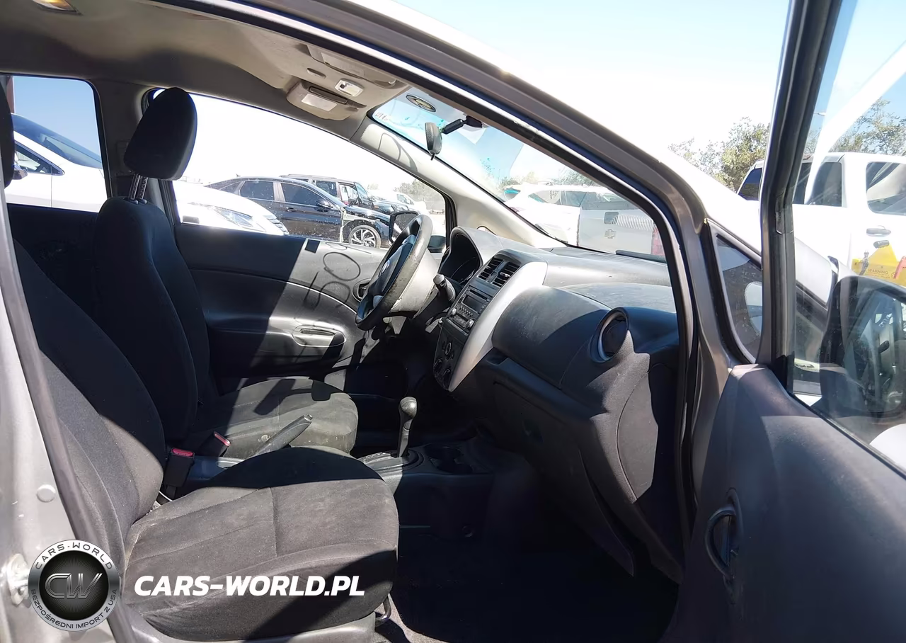 2015 Nissan Versa Note S Plus VIN:3N1CE2CP5FL370457 - 5