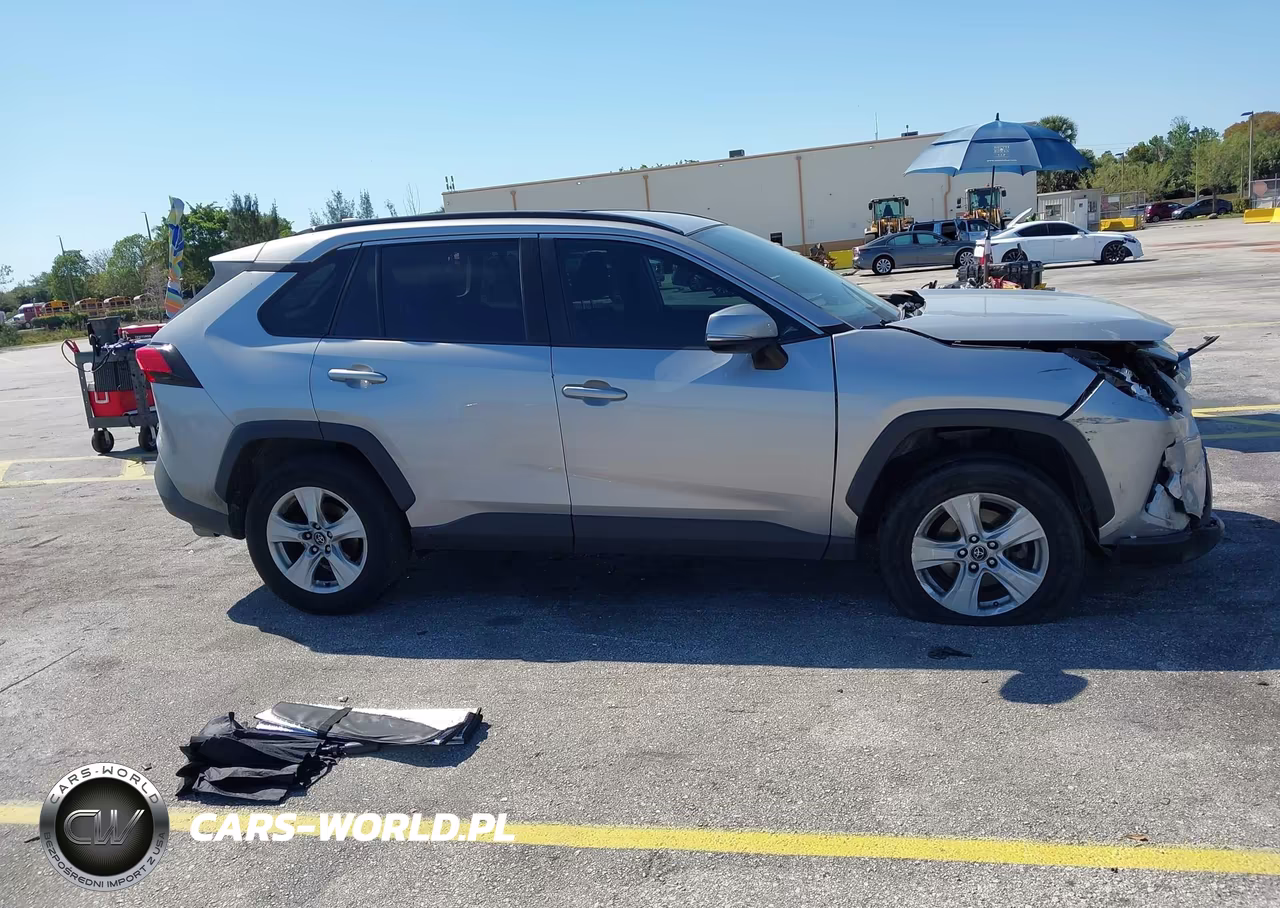 2021 Toyota Rav4 Xle VIN:2T3W1RFV1MC107222 - 13