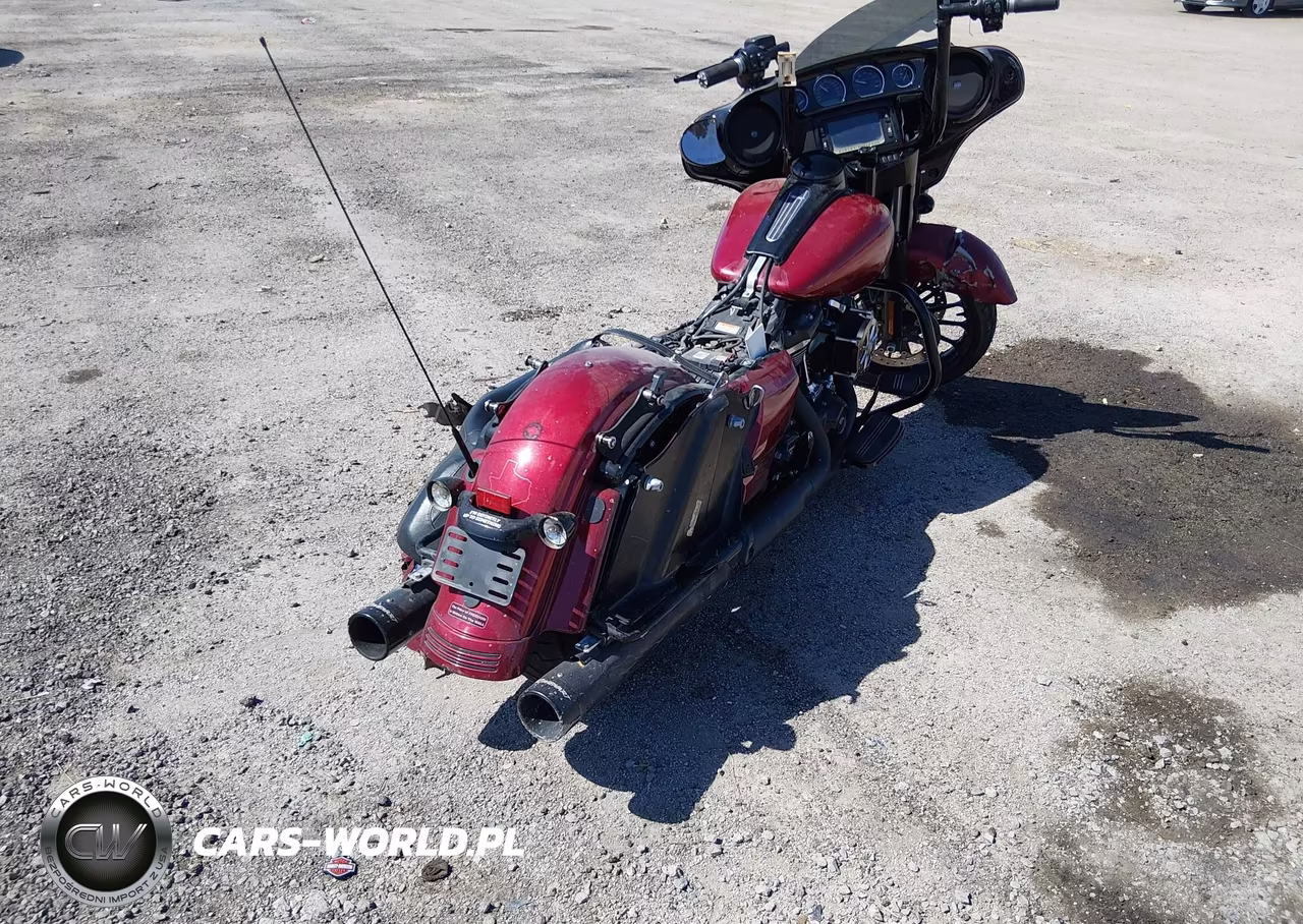 2018 Harley-Davidson Flhxs Street Glide Special VIN:1HD1KRC16JB643321 - 4