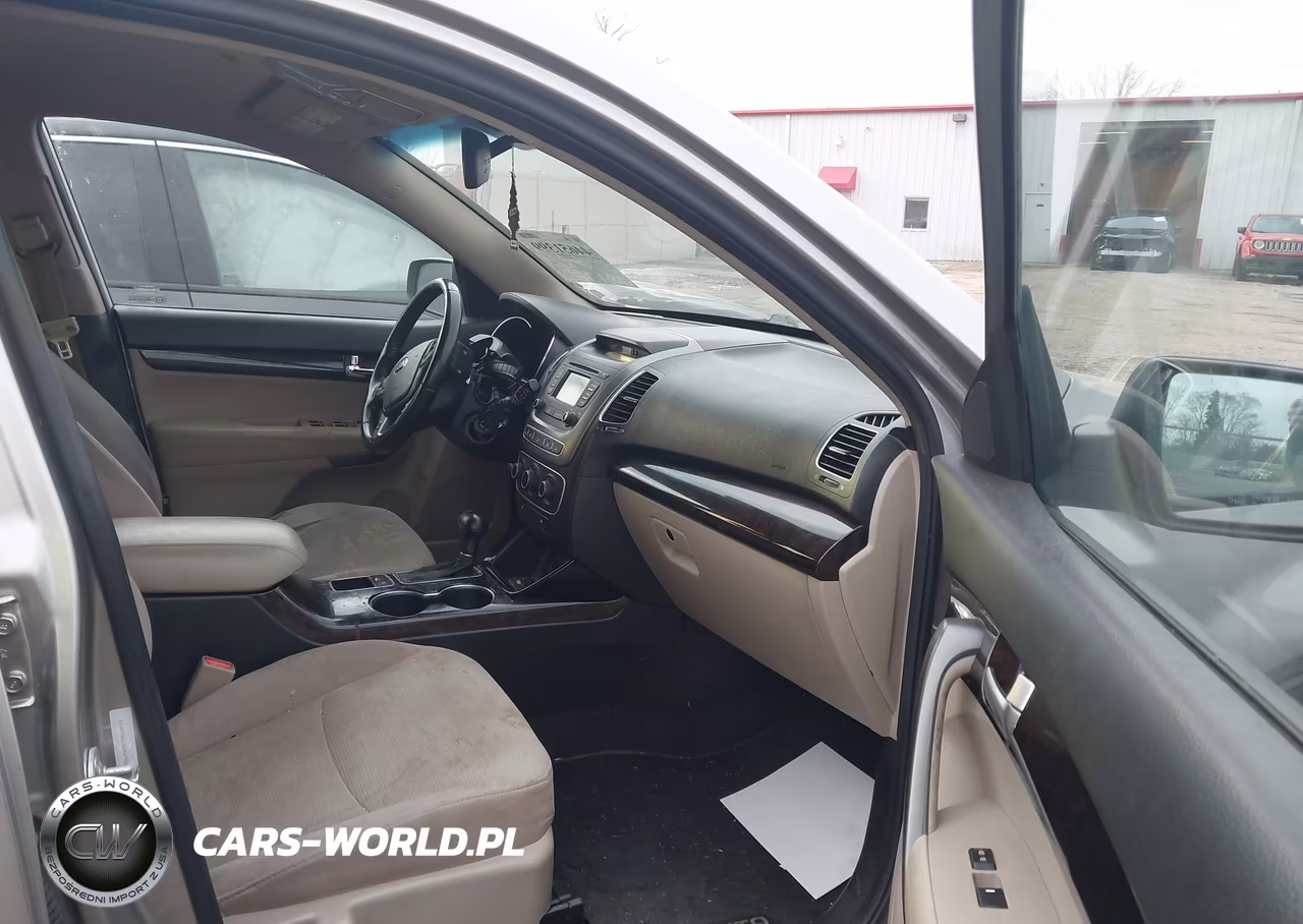 2014 Kia Sorento Lx VIN:5XYKT3A67EG447950 - 5