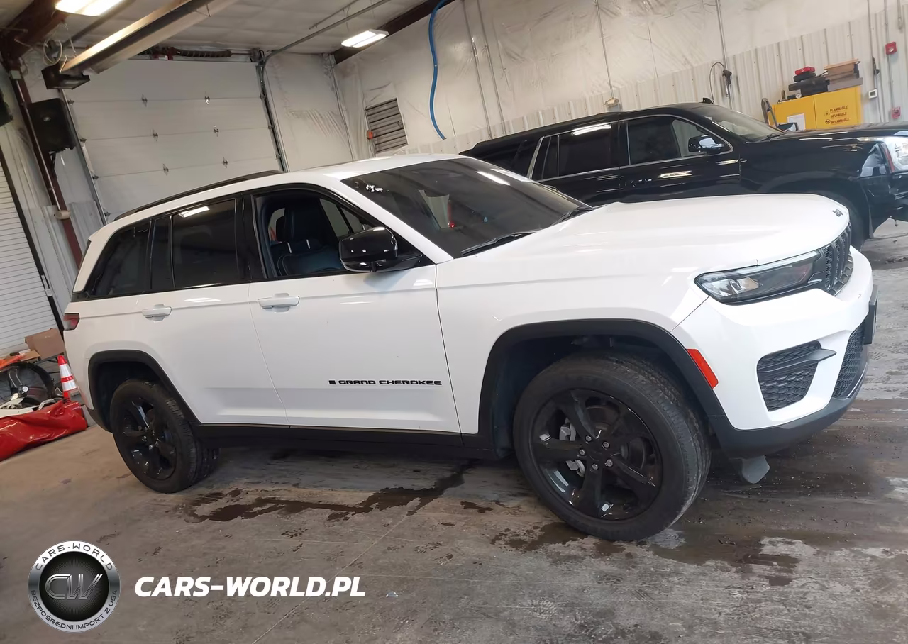 2023 Jeep Grand Cherokee Altitude X 4X4 VIN:1C4RJHAG0PC641723 - 13