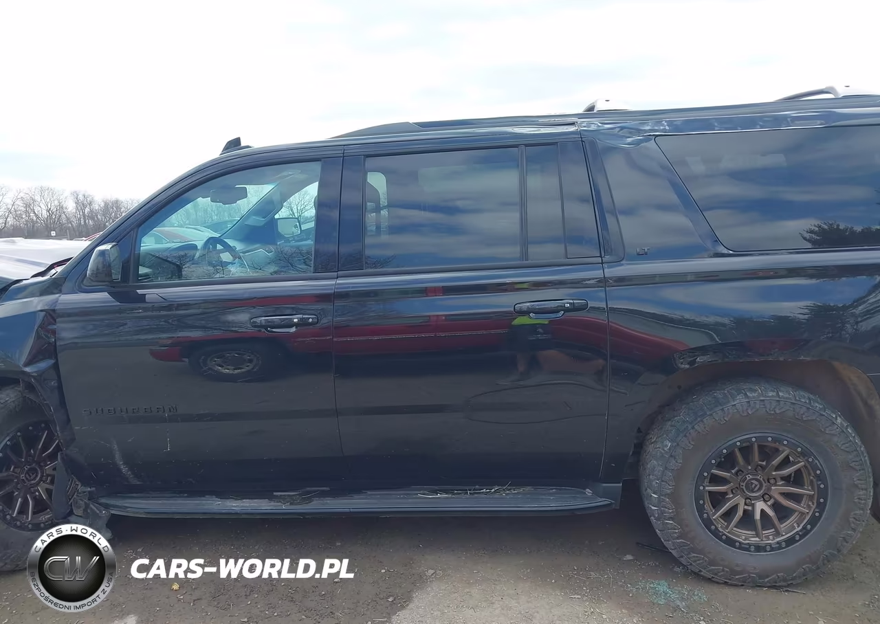2019 Chevrolet Suburban Lt VIN:1GNSKHKC8KR144667 - 14