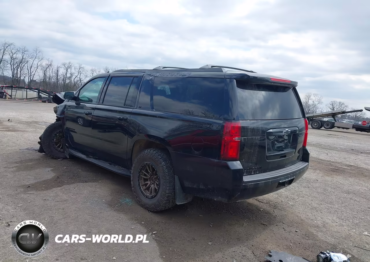 2019 Chevrolet Suburban Lt VIN:1GNSKHKC8KR144667 - 3
