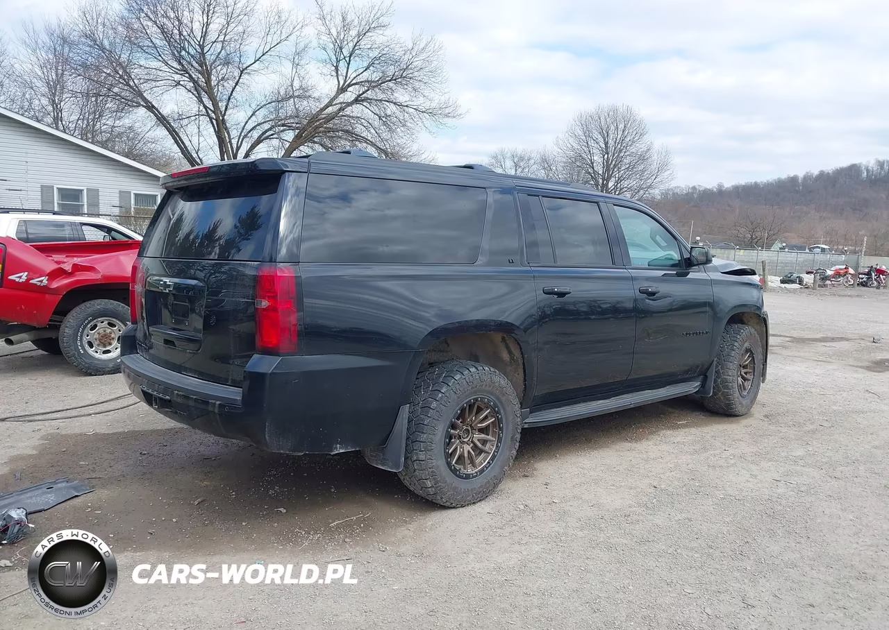 2019 Chevrolet Suburban Lt VIN:1GNSKHKC8KR144667 - 4