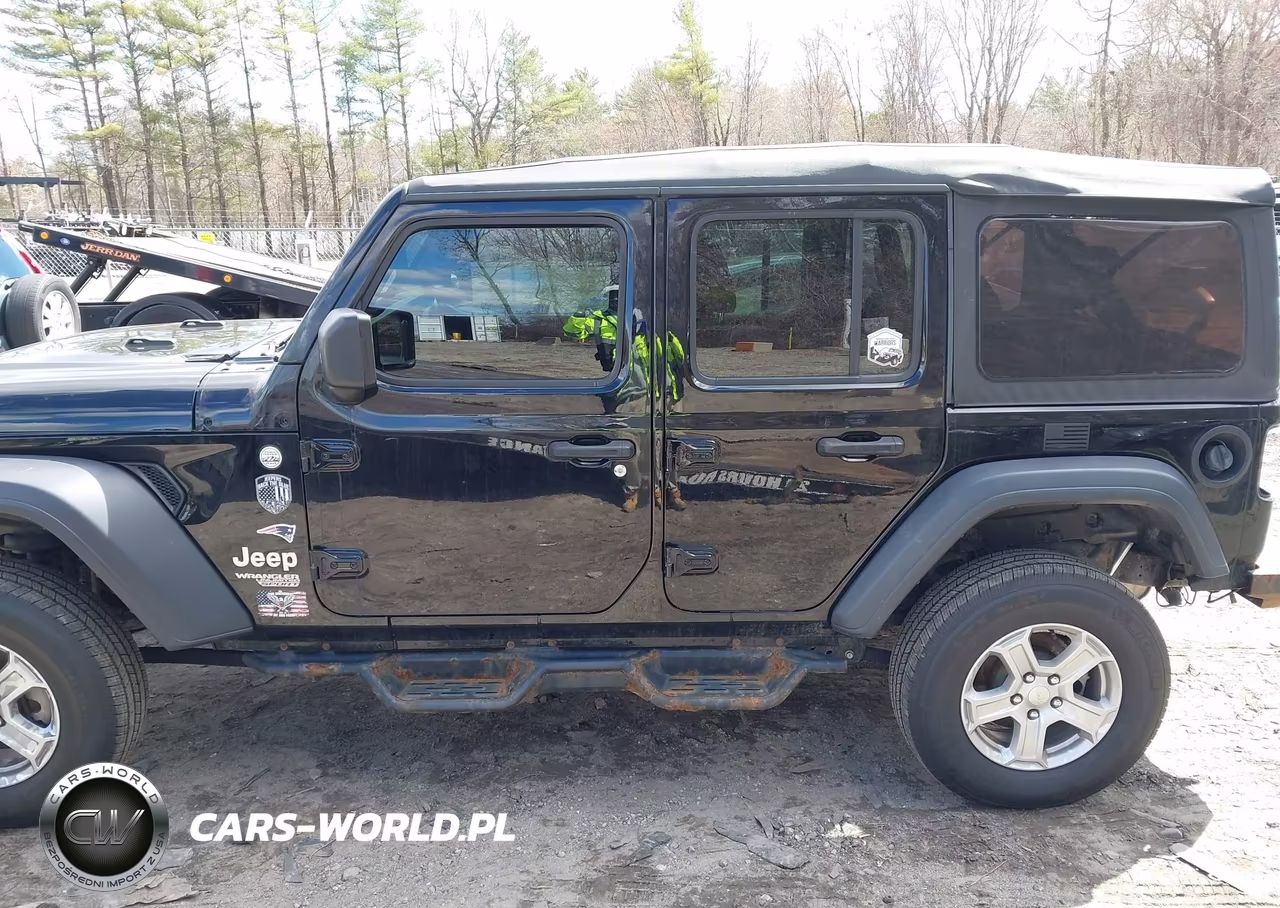 2020 Jeep Wrangler Unlimited Sport 4X4 VIN:1C4HJXDGXLW282360 - 14
