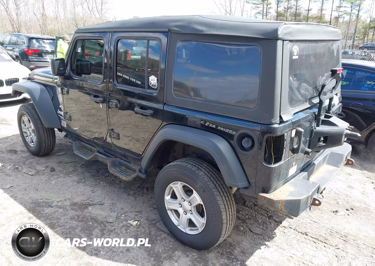 2020 Jeep Wrangler Unlimited Sport 4X4 VIN:1C4HJXDGXLW282360 - 3