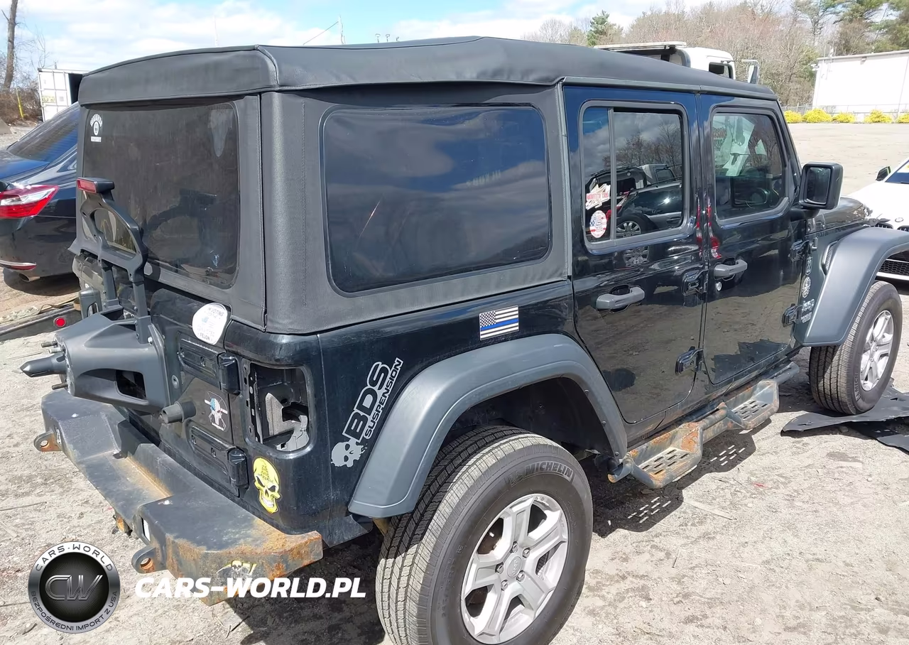 2020 Jeep Wrangler Unlimited Sport 4X4 VIN:1C4HJXDGXLW282360 - 4