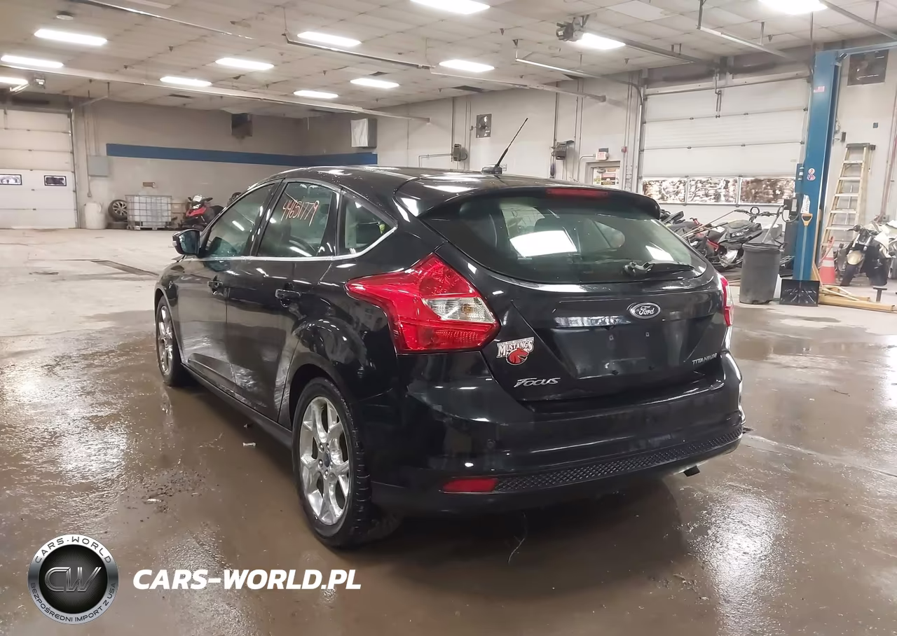 2014 Ford Focus Titanium VIN:1FADP3N20EL158925 - 3