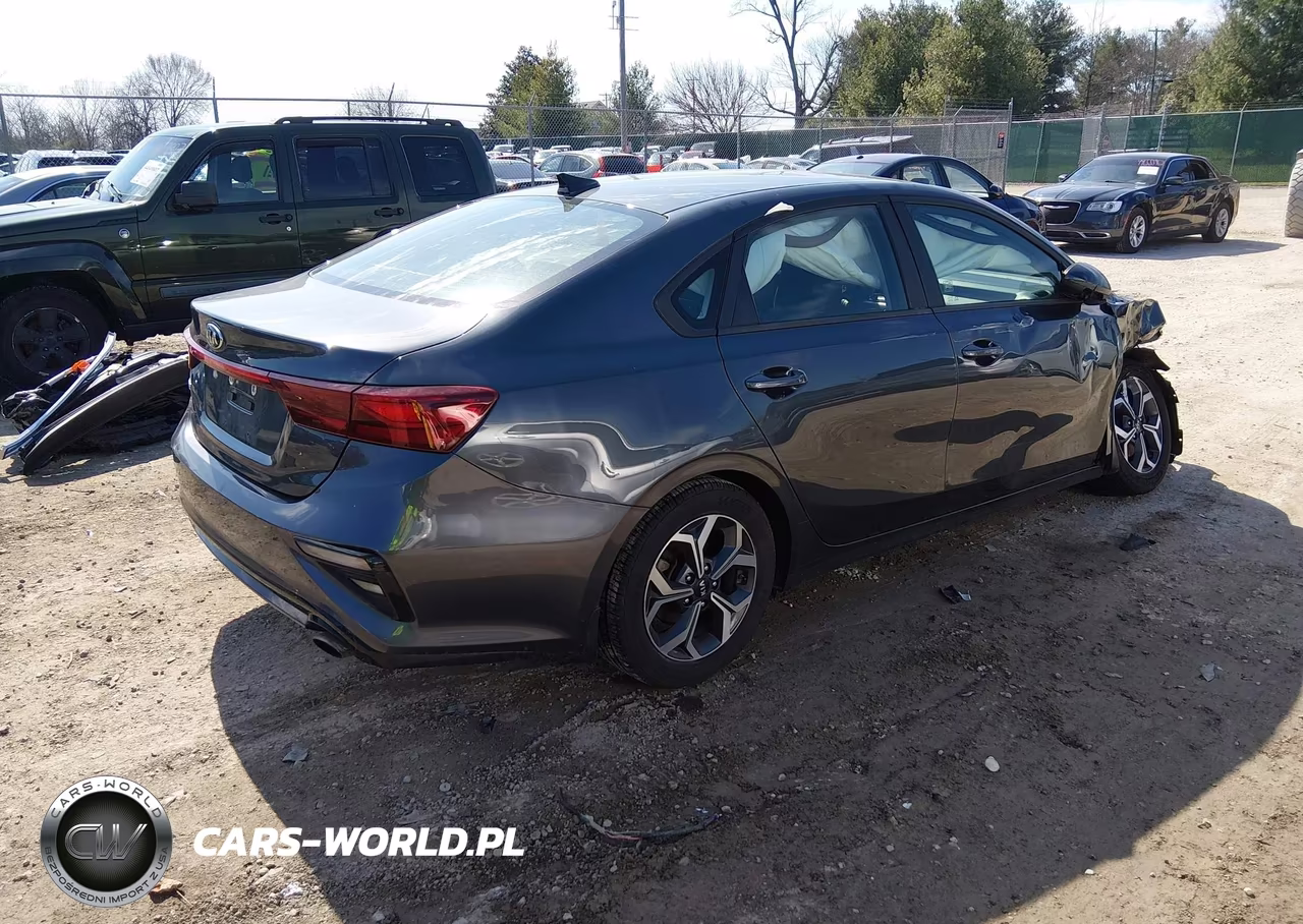 2019 Kia Forte Lxs VIN:3KPF24AD2KE053628 - 4
