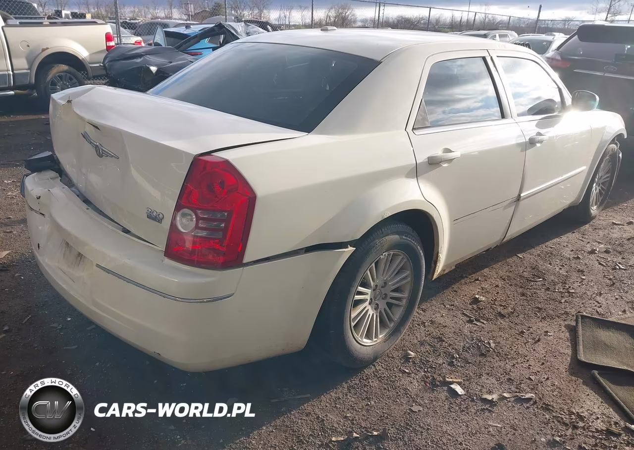 2008 Chrysler 300 Touring VIN:2C3KA53GX8H125224 - 4