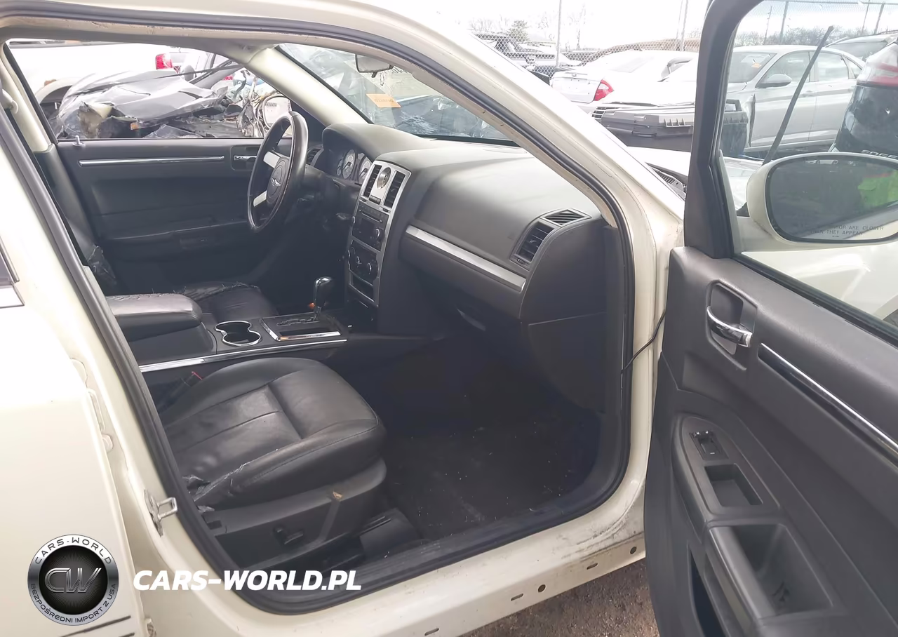 2008 Chrysler 300 Touring VIN:2C3KA53GX8H125224 - 5