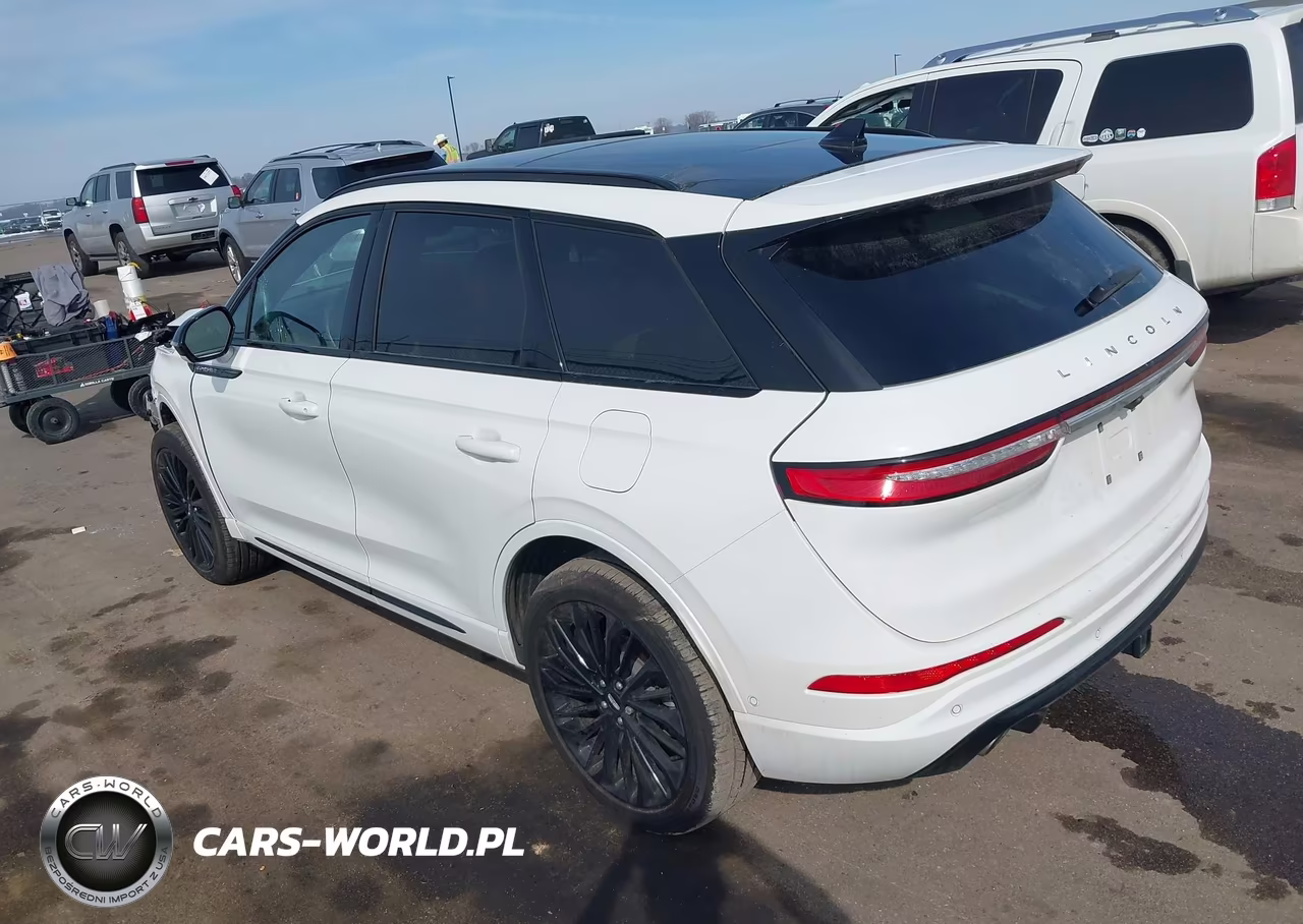 2023 Lincoln Corsair Reserve VIN:5LMCJ2DA7PUL23997 - 3