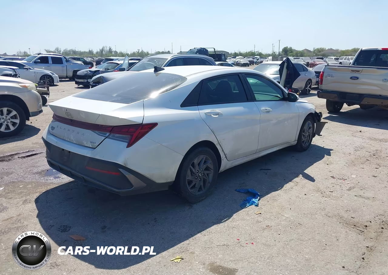 2024 Hyundai Elantra Hybrid Blue VIN:KMHLM4DJ7RU094990 - 4