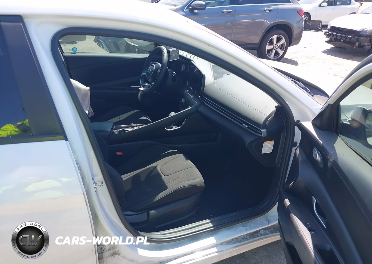 2024 Hyundai Elantra Hybrid Blue VIN:KMHLM4DJ7RU094990 - 5