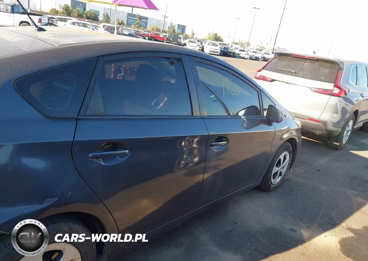 2013 Toyota Prius Two VIN:JTDKN3DU2D1692223 - 14