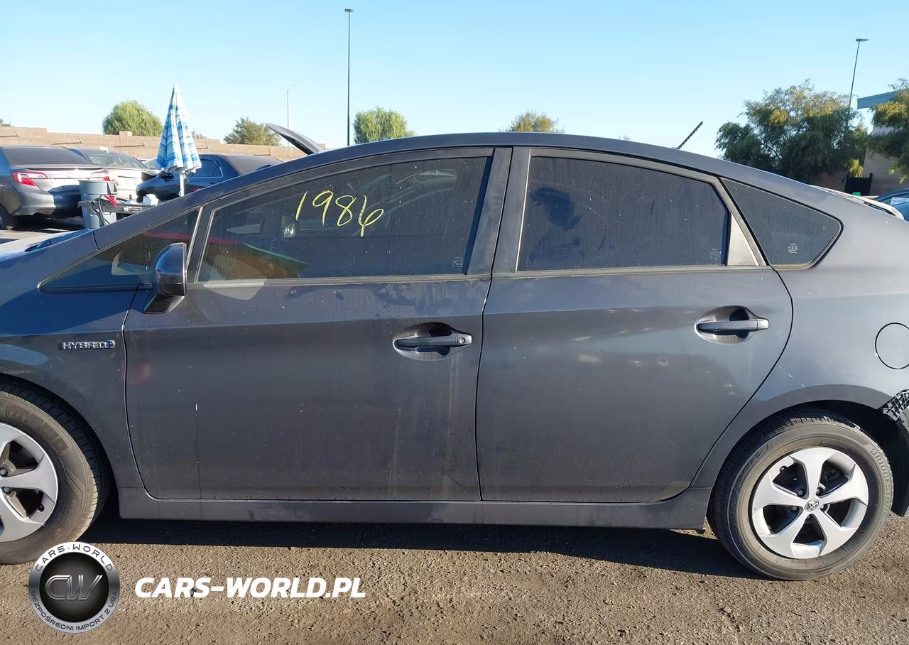 2013 Toyota Prius Two VIN:JTDKN3DU2D1692223 - 15