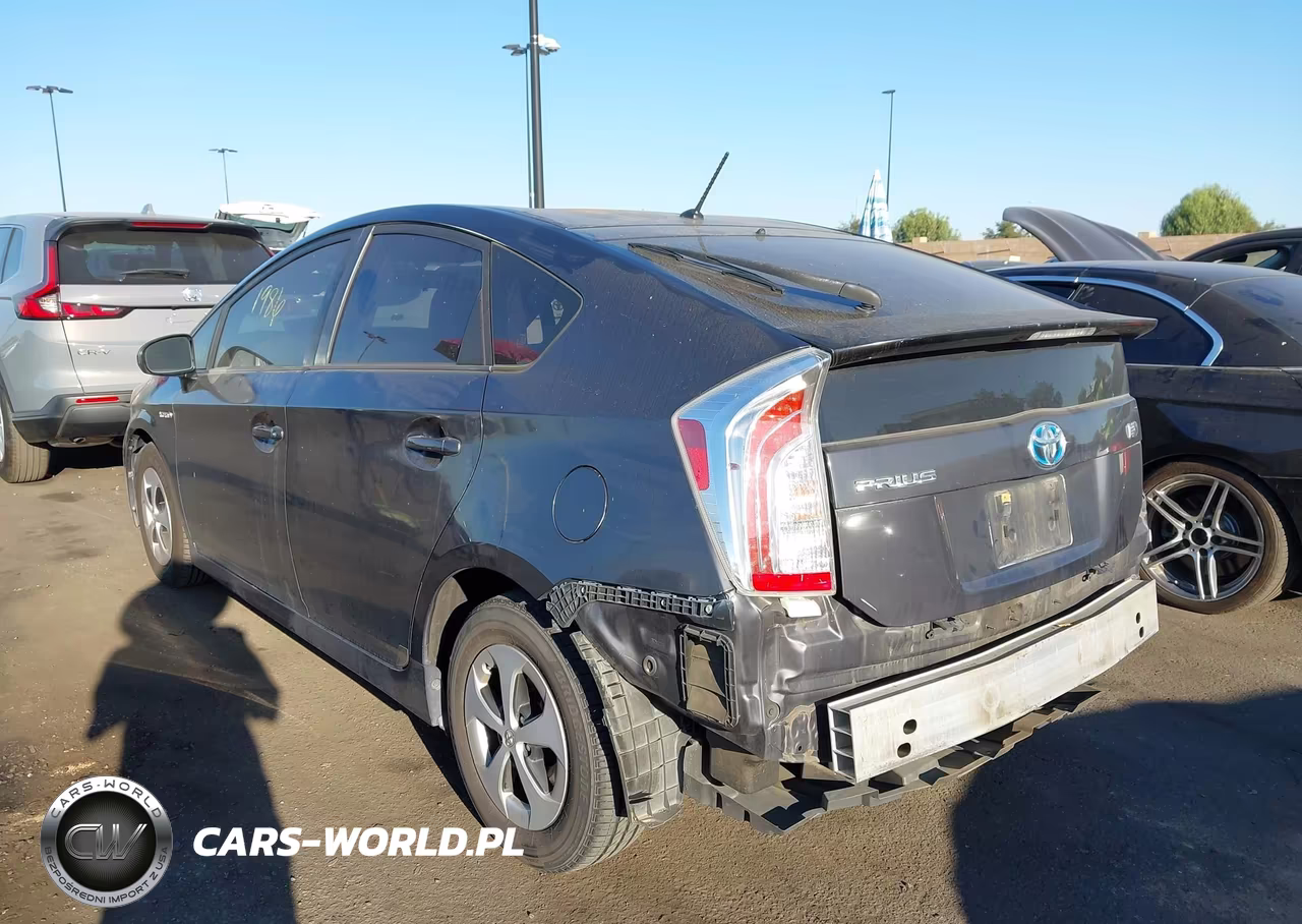 2013 Toyota Prius Two VIN:JTDKN3DU2D1692223 - 3