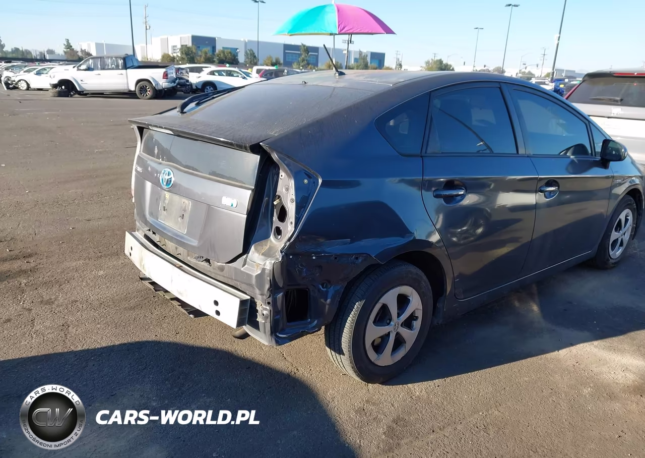 2013 Toyota Prius Two VIN:JTDKN3DU2D1692223 - 4