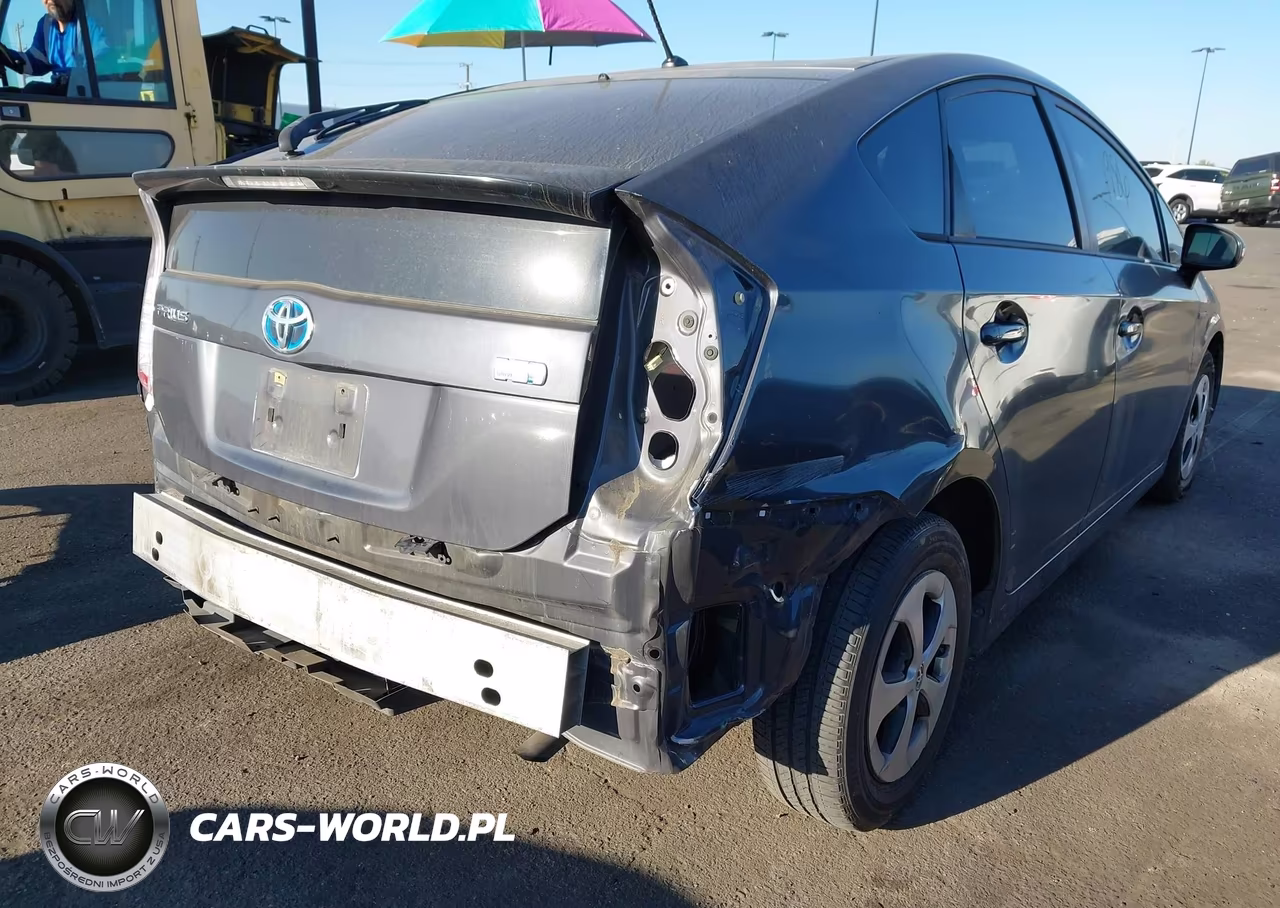 2013 Toyota Prius Two VIN:JTDKN3DU2D1692223 - 6