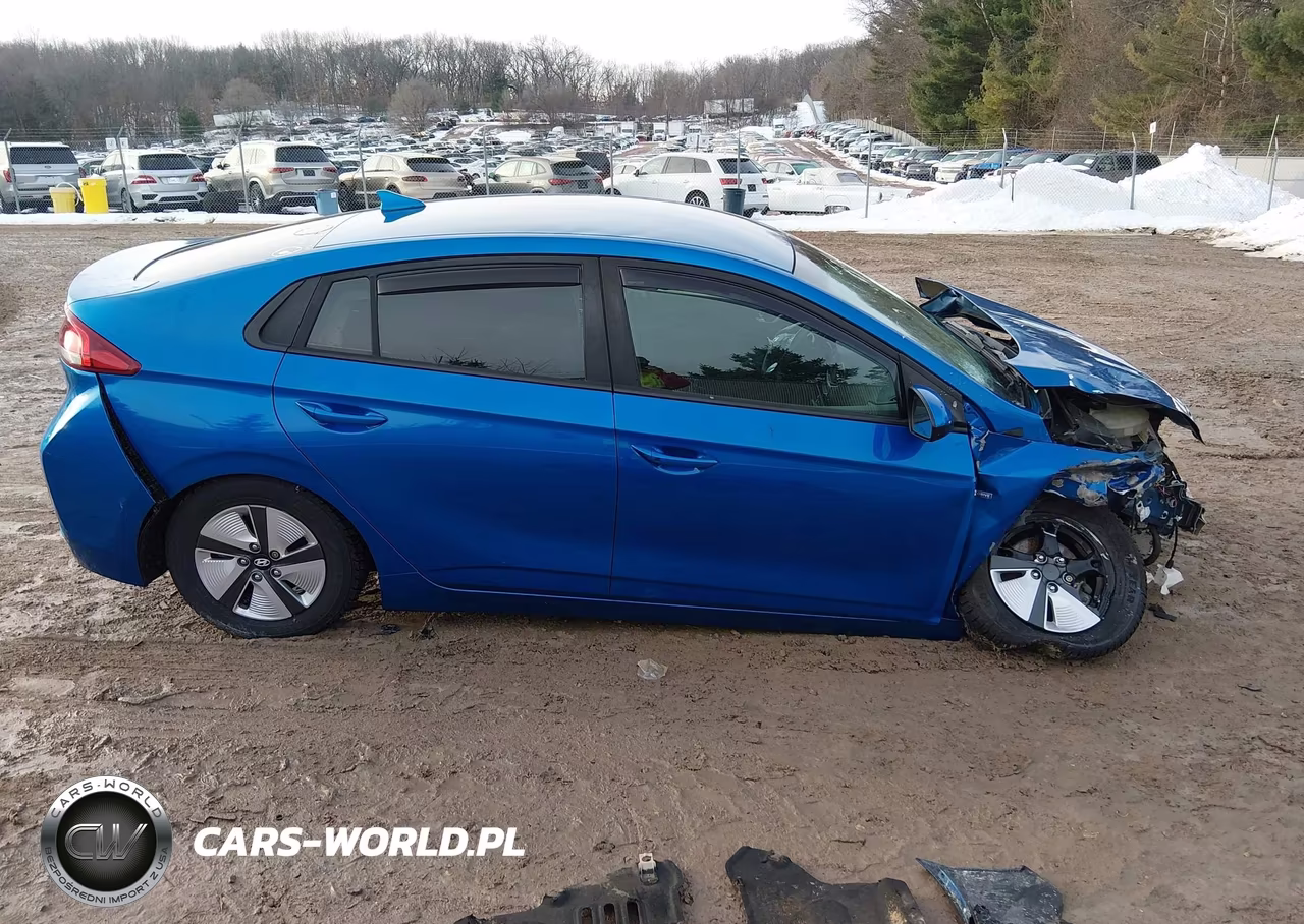 2018 Hyundai Ioniq Hybrid Blue VIN:KMHC65LC4JU065194 - 14