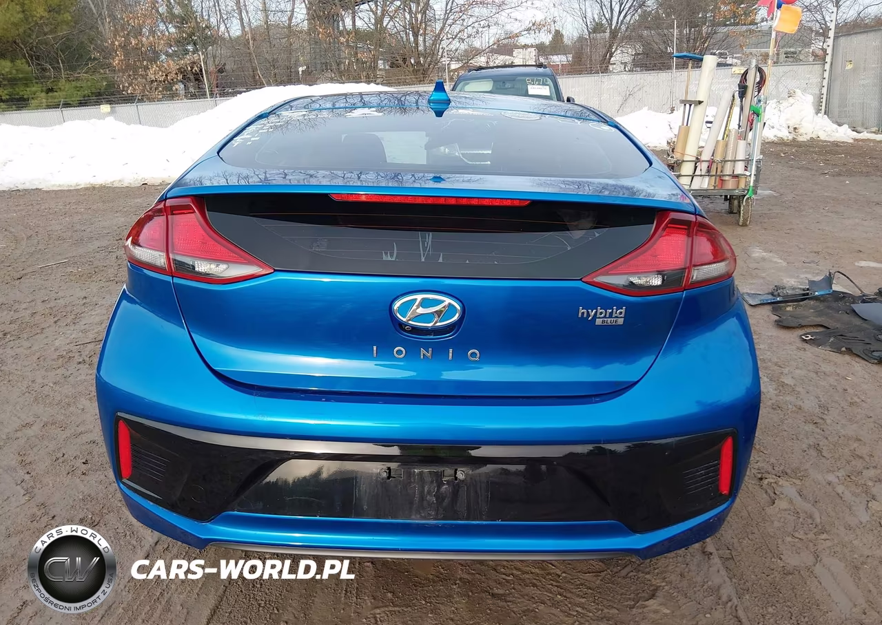 2018 Hyundai Ioniq Hybrid Blue VIN:KMHC65LC4JU065194 - 17