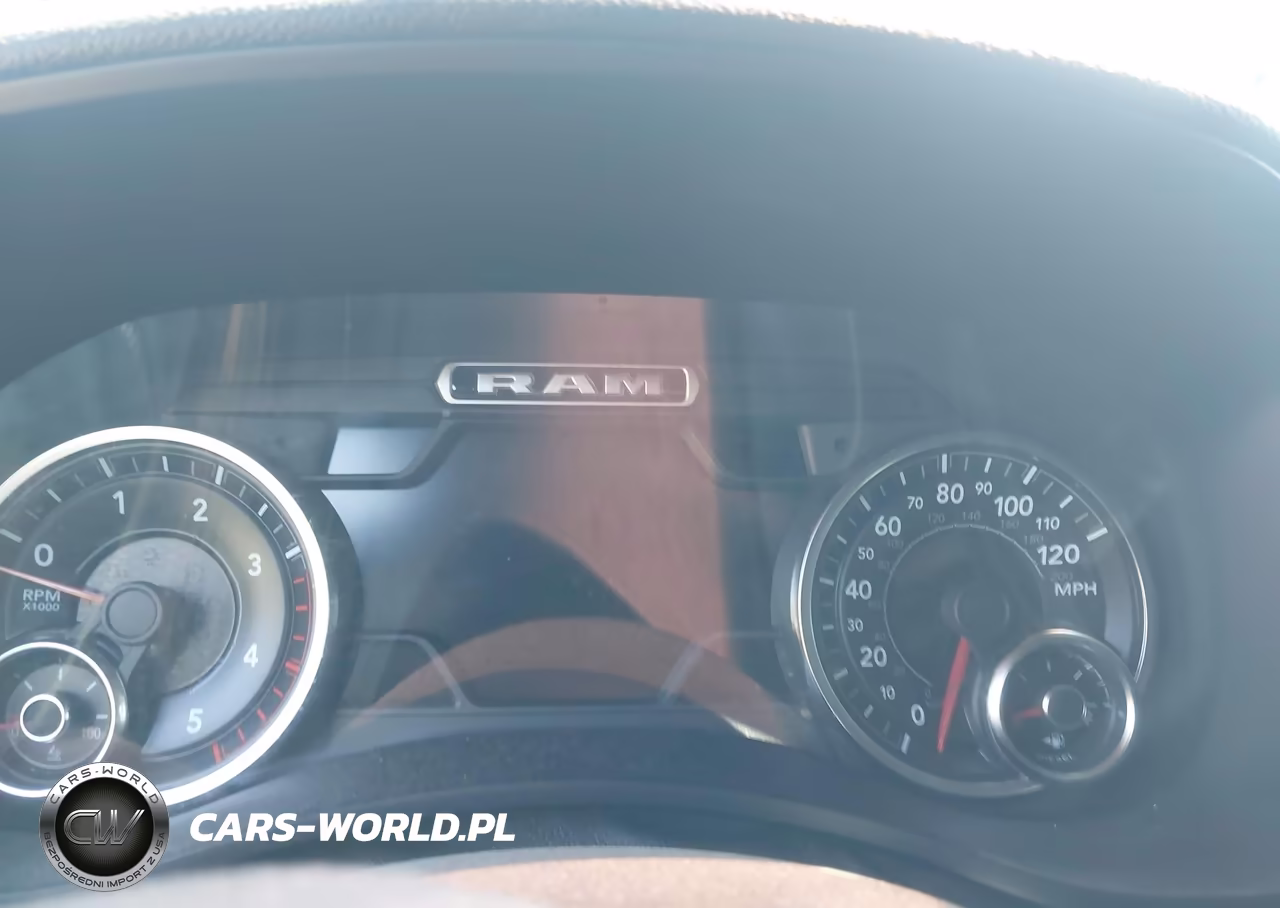 2019 Ram 3500 Laramie 4X4 6'4 Box VIN:3C63RRMLXKG618234 - 6
