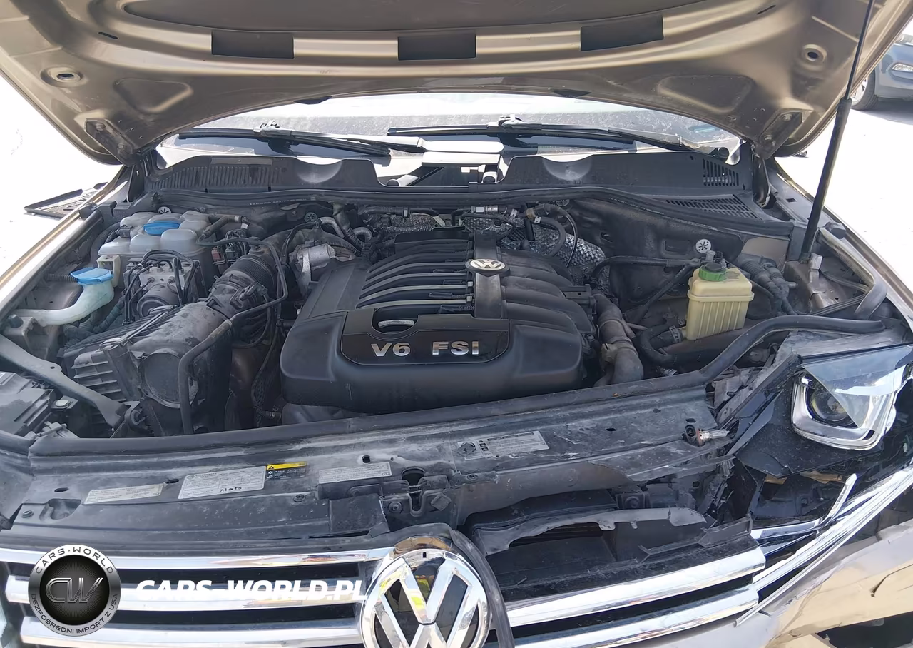 2015 Volkswagen Touareg V6 Executive VIN:WVGEF9BP9FD006900 - 10