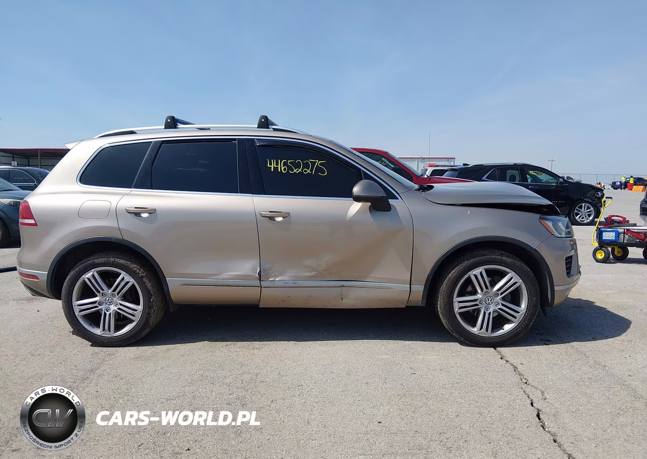 2015 Volkswagen Touareg V6 Executive VIN:WVGEF9BP9FD006900 - 14