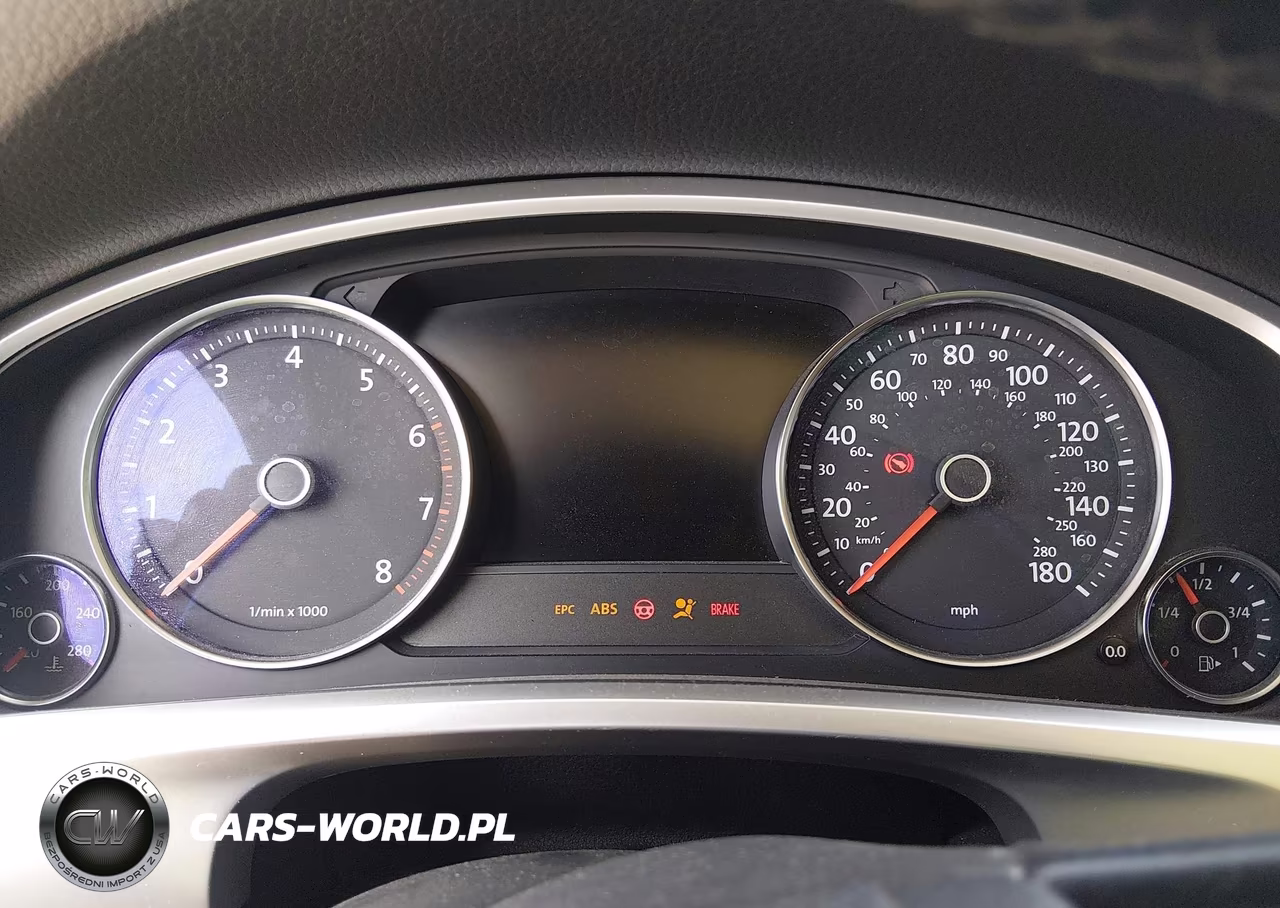 2015 Volkswagen Touareg V6 Executive VIN:WVGEF9BP9FD006900 - 16