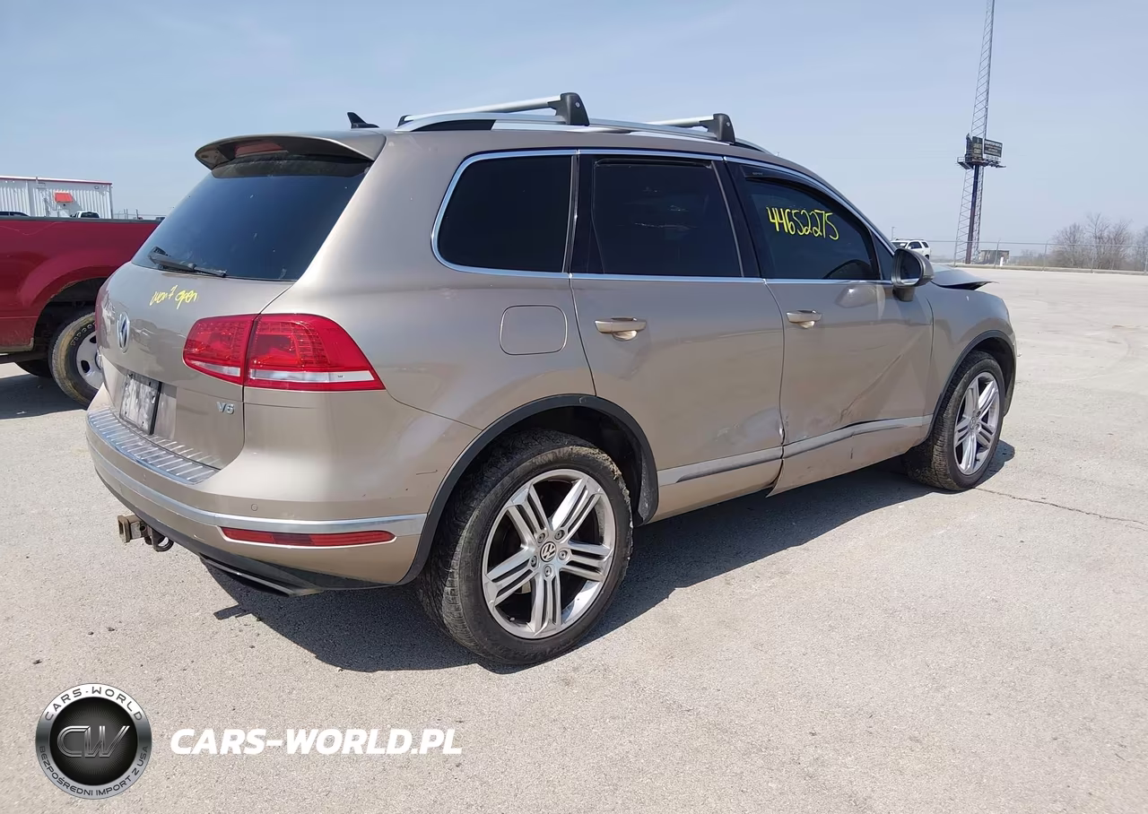 2015 Volkswagen Touareg V6 Executive VIN:WVGEF9BP9FD006900 - 4