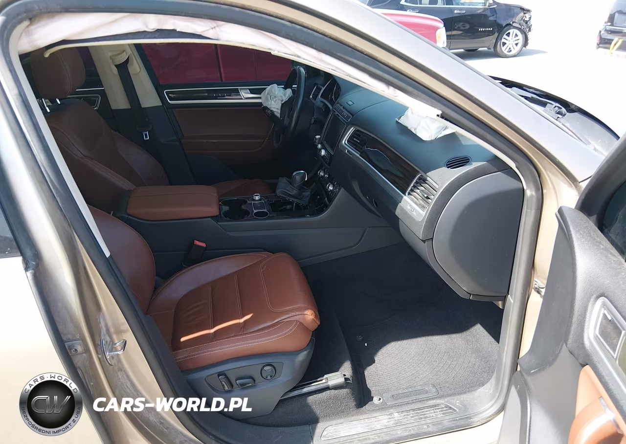 2015 Volkswagen Touareg V6 Executive VIN:WVGEF9BP9FD006900 - 5